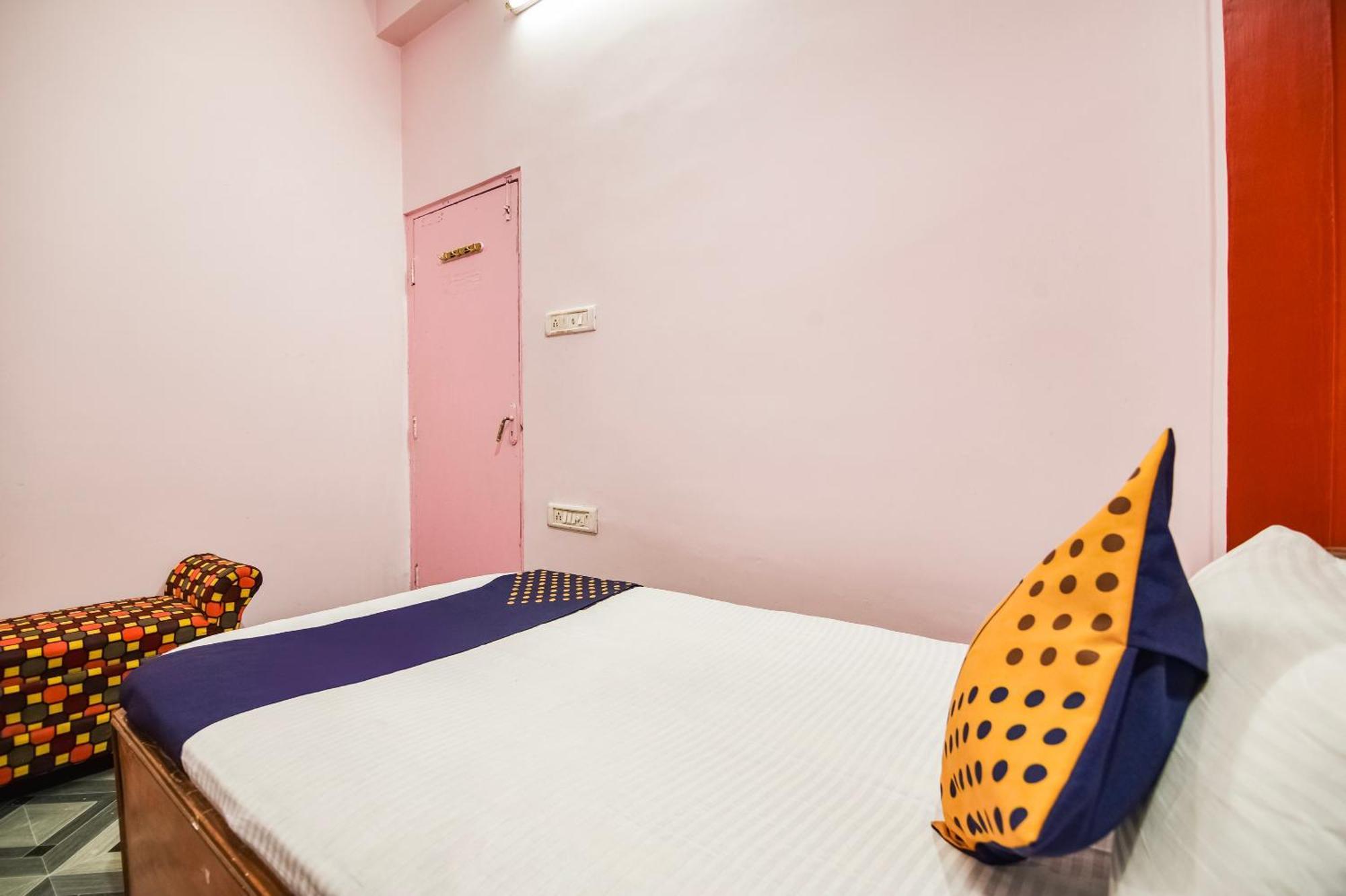 Spot On Hotel Midtown Gondia المظهر الخارجي الصورة