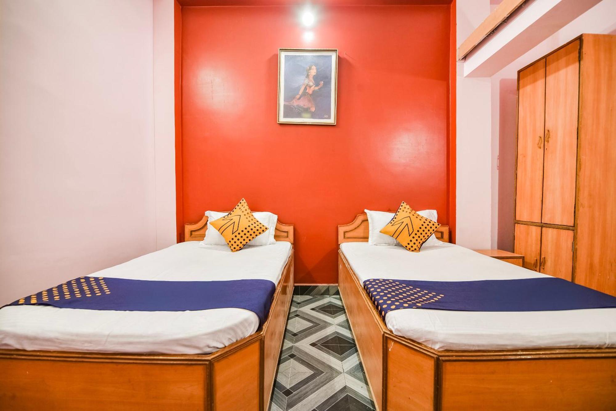 Spot On Hotel Midtown Gondia المظهر الخارجي الصورة