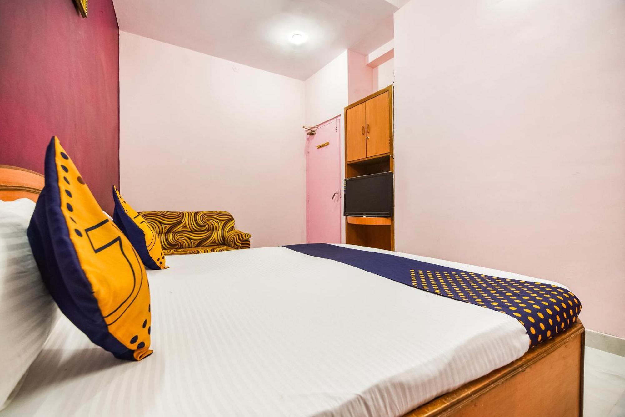 Spot On Hotel Midtown Gondia المظهر الخارجي الصورة