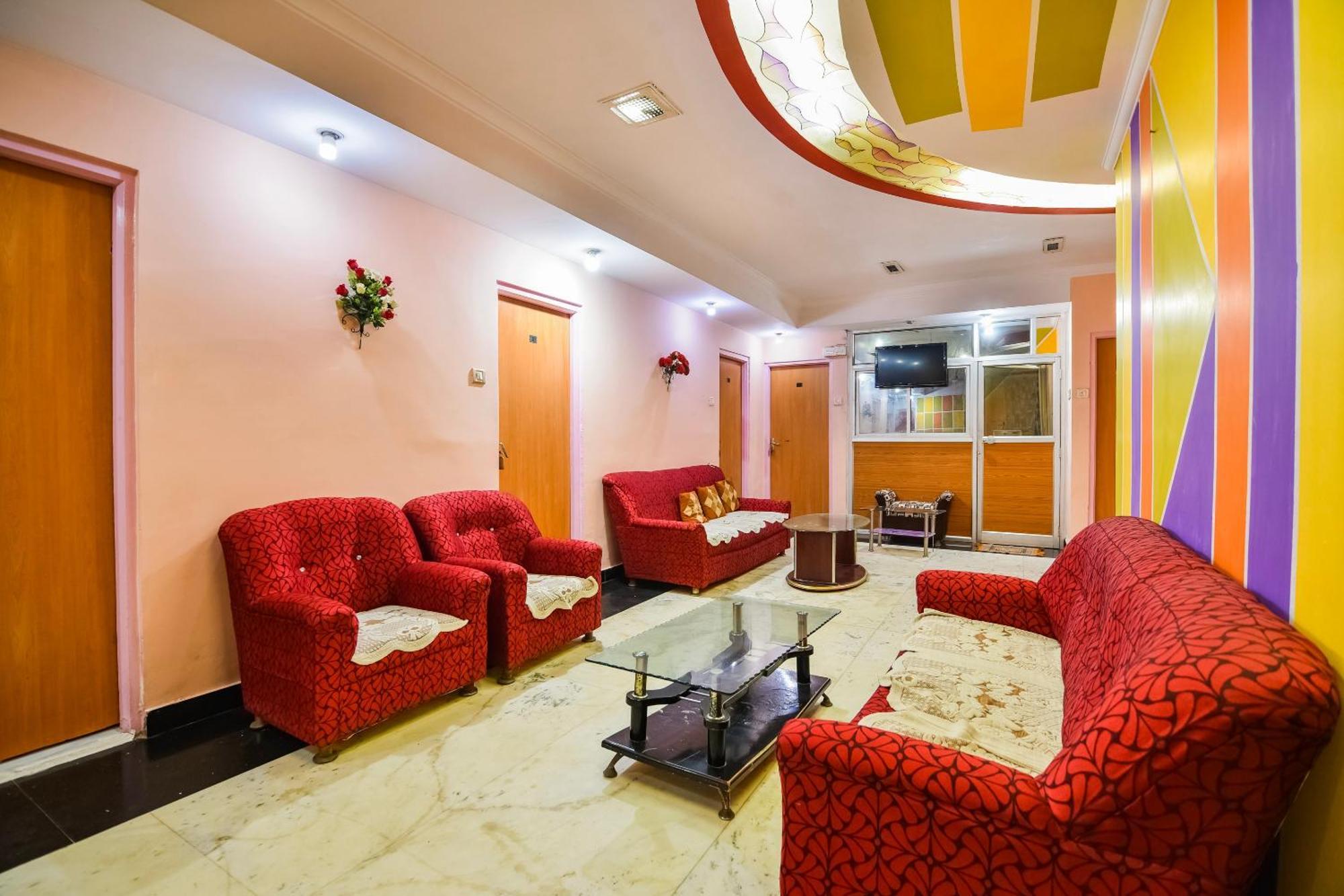 Spot On Hotel Midtown Gondia المظهر الخارجي الصورة