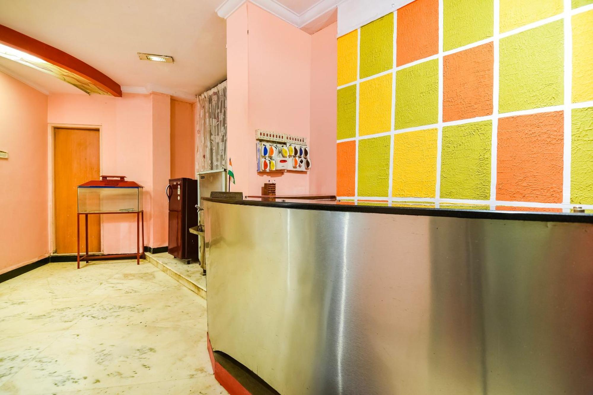 Spot On Hotel Midtown Gondia المظهر الخارجي الصورة